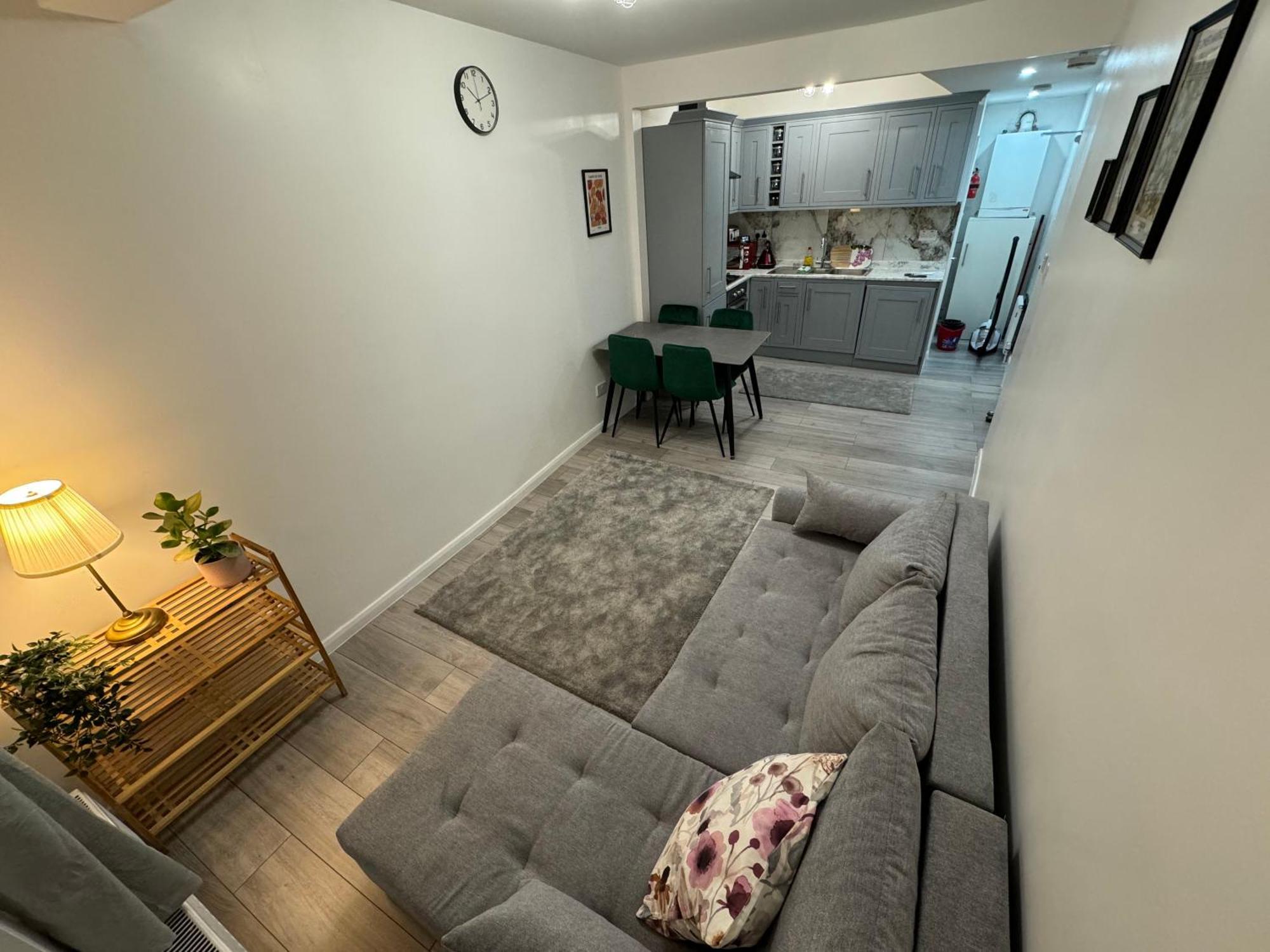 Seven Sisters Hideaway Apartment London Exterior photo